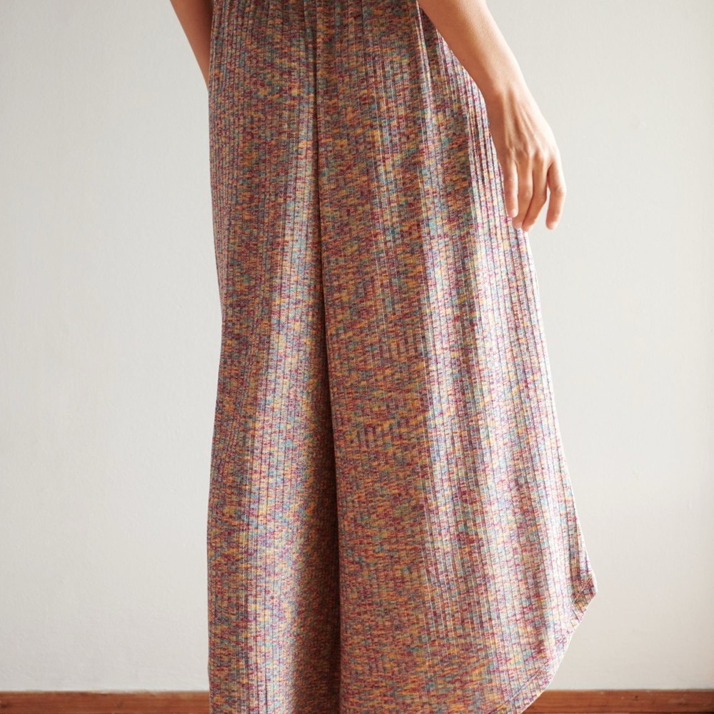 Daily Practice fit. Super soft and cozy. - Picture 2 of 13